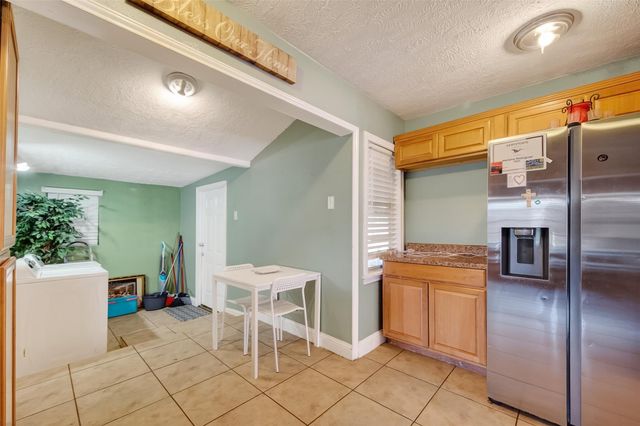 504 N Circle Drive, Baytown, TX 77520