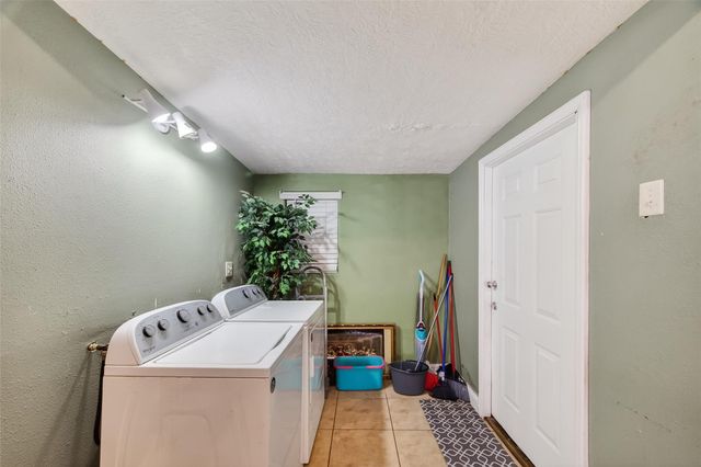 504 N Circle Drive, Baytown, TX 77520