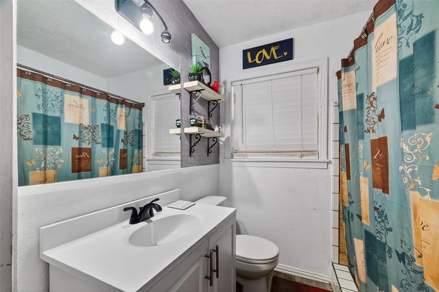 504 N Circle Drive, Baytown, TX 77520