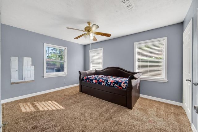 504 N Circle Drive, Baytown, TX 77520