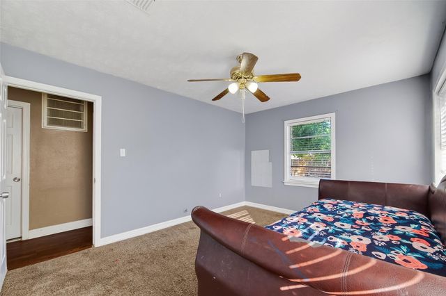 504 N Circle Drive, Baytown, TX 77520