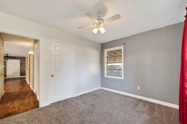 504 N Circle Drive, Baytown, TX 77520