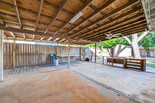 504 N Circle Drive, Baytown, TX 77520