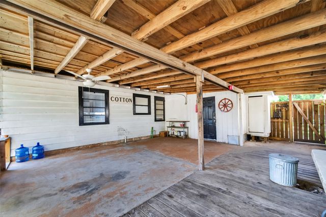 504 N Circle Drive, Baytown, TX 77520