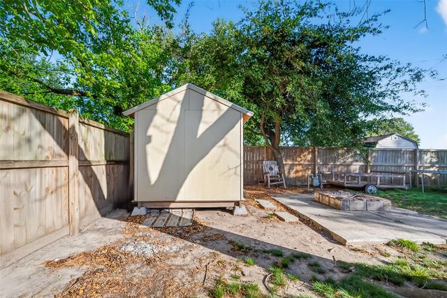 504 N Circle Drive, Baytown, TX 77520