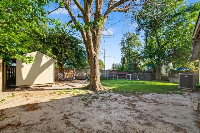 504 N Circle Drive, Baytown, TX 77520