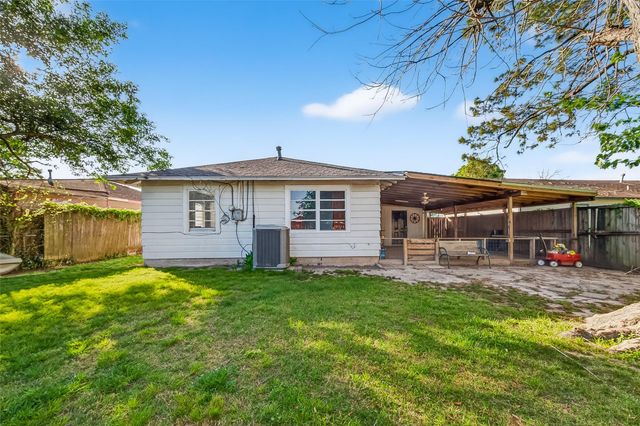 504 N Circle Drive, Baytown, TX 77520