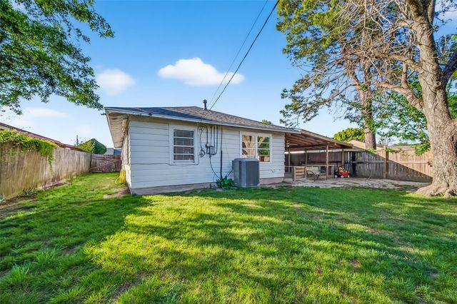 504 N Circle Drive, Baytown, TX 77520