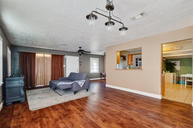 504 N Circle Drive, Baytown, TX 77520