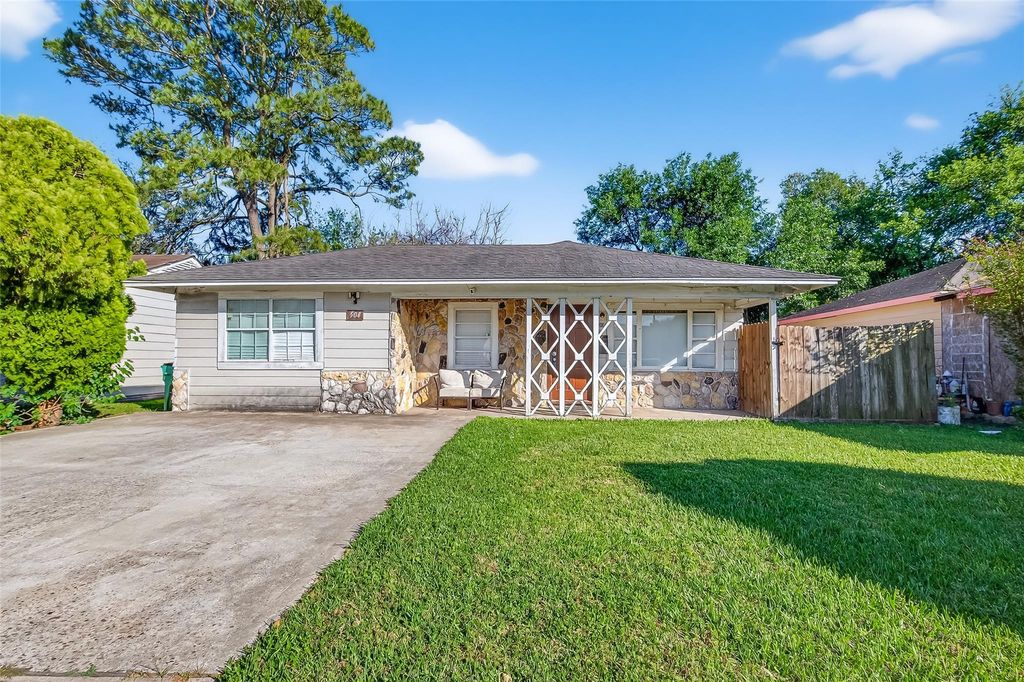 504 N Circle Drive, Baytown, TX 77520