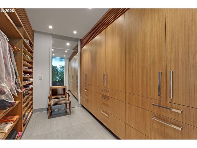1560 Nw 25TH Ave, Portland, OR 97210
