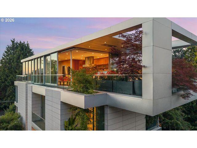 1560 Nw 25TH Ave, Portland, OR 97210