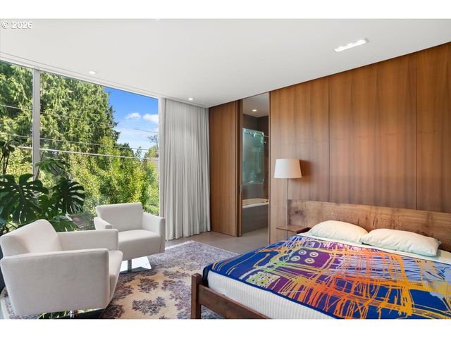 1560 Nw 25TH Ave, Portland, OR 97210