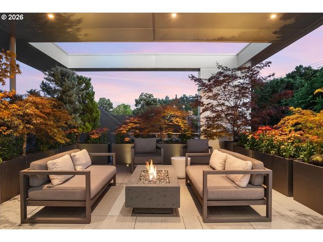 1560 Nw 25TH Ave, Portland, OR 97210