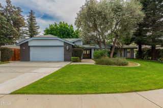 9501 Greenhaven Court, Bakersfield, CA 93311