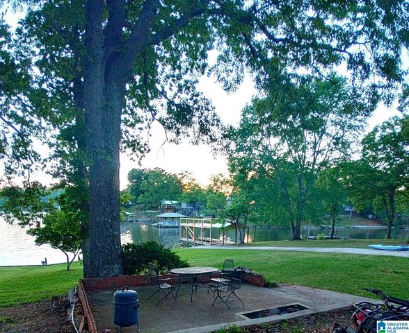 515 E LAKE HILL DRIVE, Talladega, AL 35160