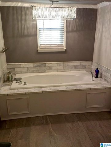 515 E LAKE HILL DRIVE, Talladega, AL 35160