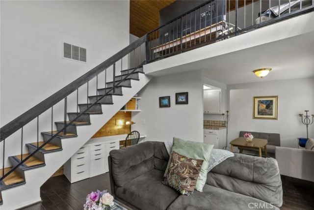 3988 Beethoven Street 9, Los Angeles, CA 90066