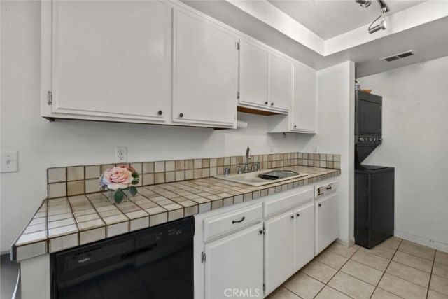 3988 Beethoven Street 9, Los Angeles, CA 90066