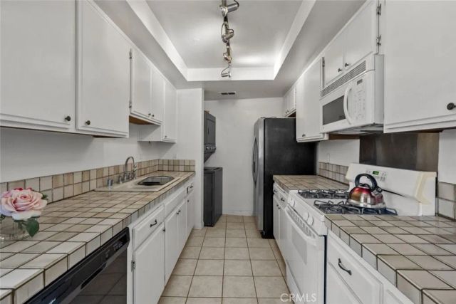 3988 Beethoven Street 9, Los Angeles, CA 90066