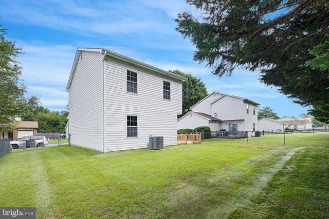 13 IRIS LN, Newark, DE 19702