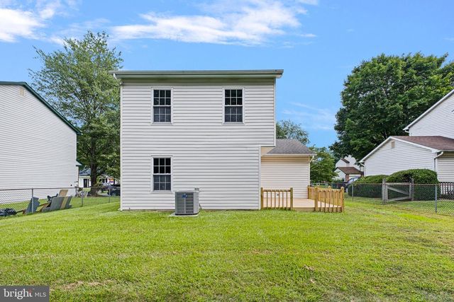 13 IRIS LN, Newark, DE 19702