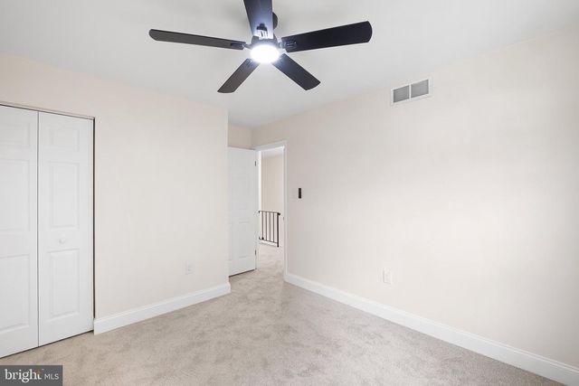 13 IRIS LN, Newark, DE 19702