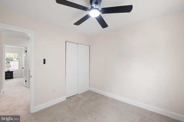 13 IRIS LN, Newark, DE 19702