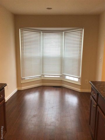 31208 Country Way, Farmington Hills, MI 48331