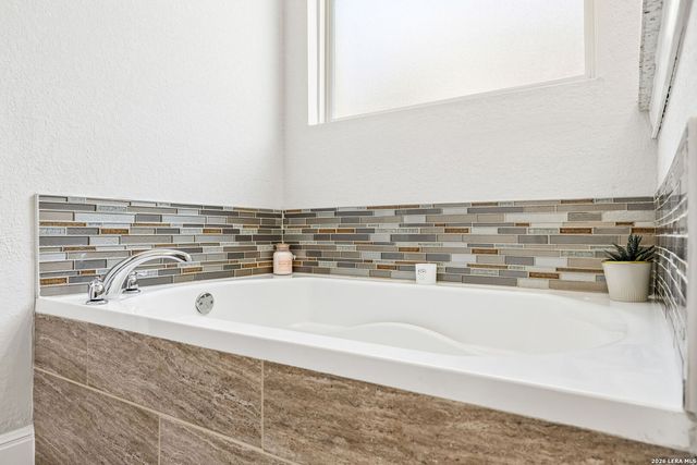 5807 Burro Stone, San Antonio, TX 78253