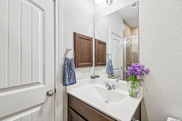 5807 Burro Stone, San Antonio, TX 78253