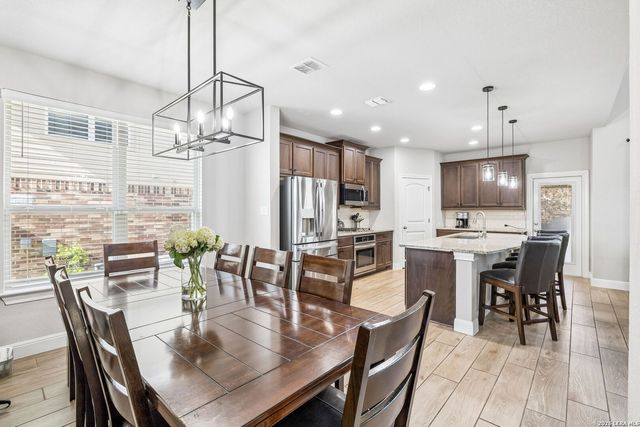 5807 Burro Stone, San Antonio, TX 78253