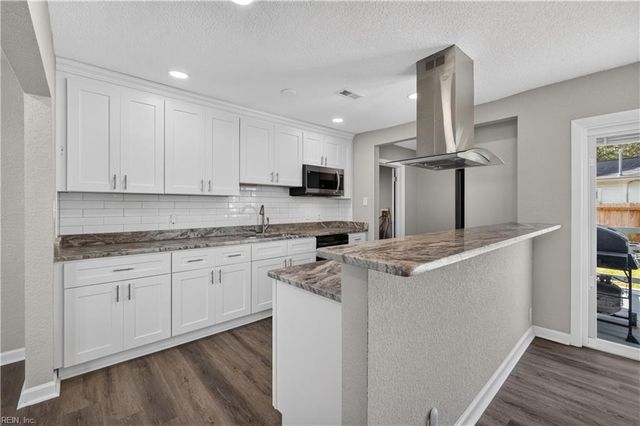 2125 Dean DR, Norfolk, VA 23518