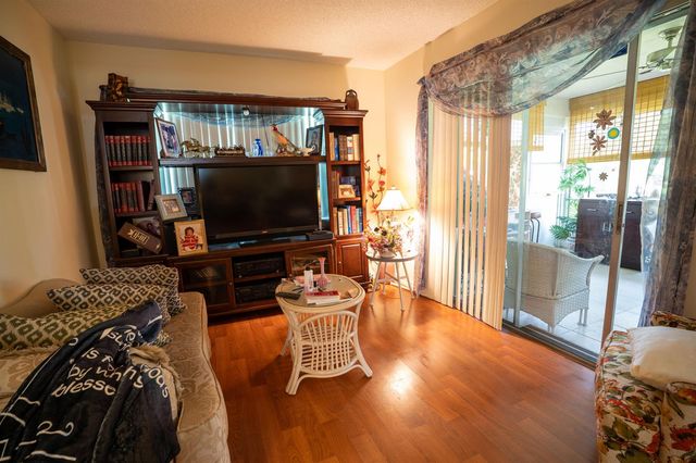 6121 Rainbow Circle, Greenacres, FL 33463