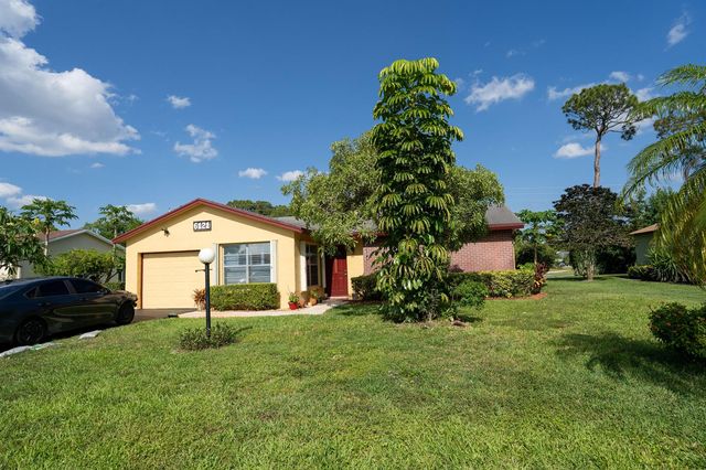 6121 Rainbow Circle, Greenacres, FL 33463