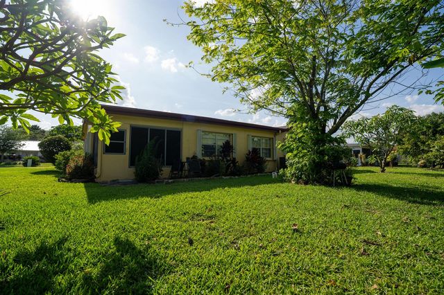 6121 Rainbow Circle, Greenacres, FL 33463