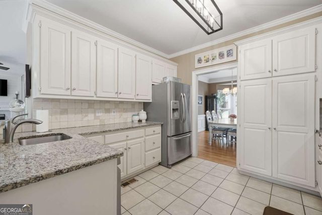 225 Colonial Drive, Woodstock, GA 30189