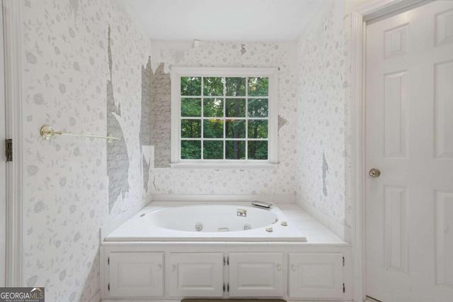 225 Colonial Drive, Woodstock, GA 30189