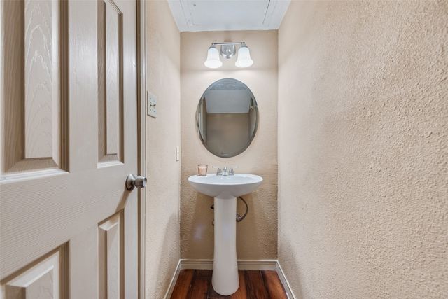 9801 Royal Lane 703, Dallas, TX 75231