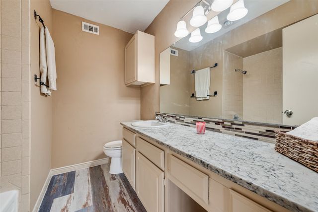 9801 Royal Lane 703, Dallas, TX 75231