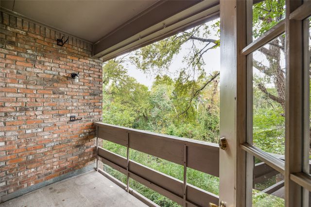 9801 Royal Lane 703, Dallas, TX 75231