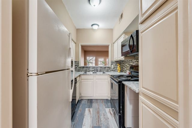 9801 Royal Lane 703, Dallas, TX 75231