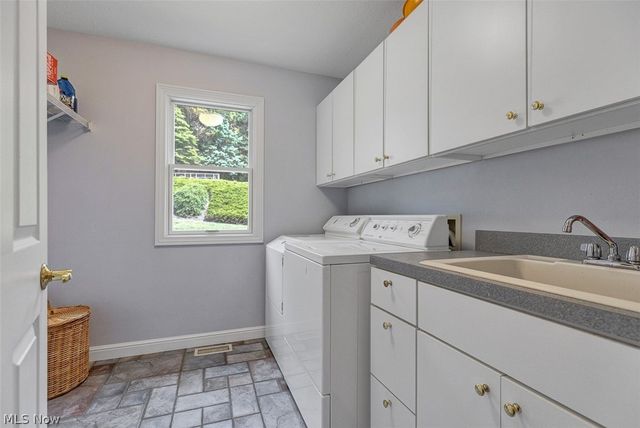 7937 Pinehurst Drive, Kirtland, OH 44094