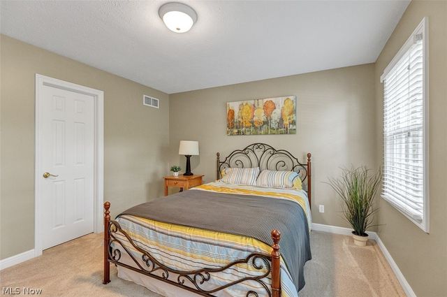 7937 Pinehurst Drive, Kirtland, OH 44094