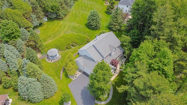 7937 Pinehurst Drive, Kirtland, OH 44094