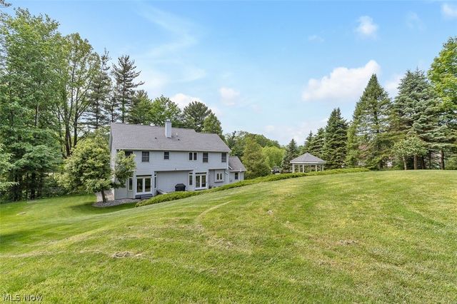 7937 Pinehurst Drive, Kirtland, OH 44094