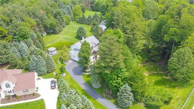 7937 Pinehurst Drive, Kirtland, OH 44094