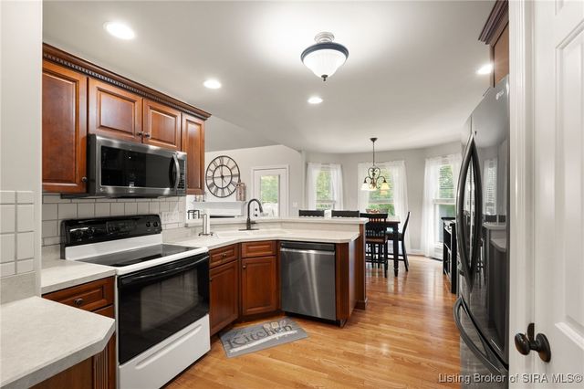 12216 Greenbriar Boulevard, Sellersburg, IN 47172