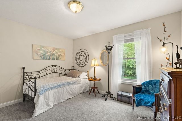 12216 Greenbriar Boulevard, Sellersburg, IN 47172