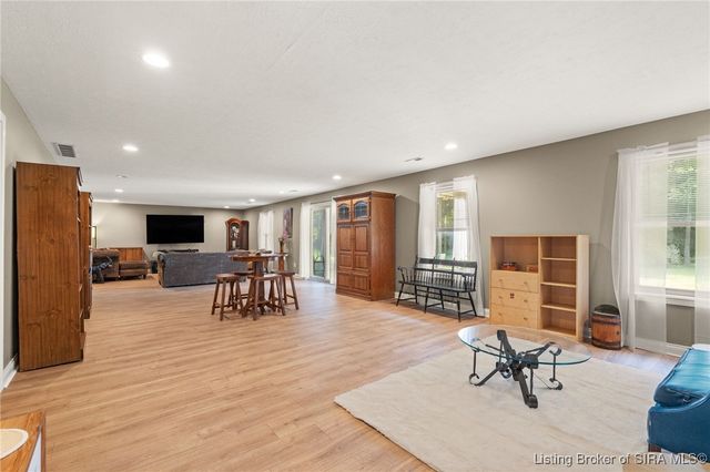 12216 Greenbriar Boulevard, Sellersburg, IN 47172